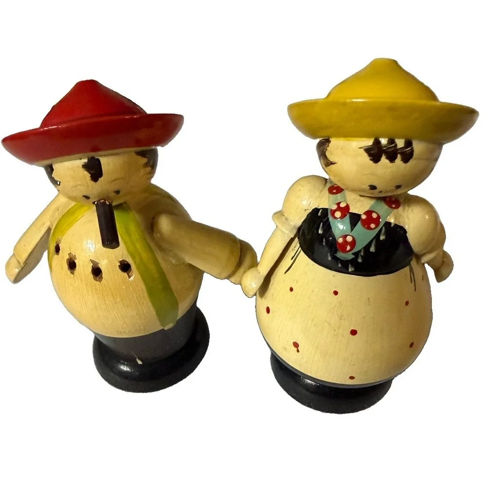 Vintage Wooden Salt Pepper Shakers Mexican Couple Sombrero Hand Painted MCM
